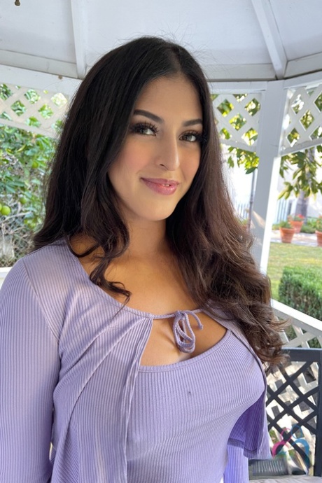 Sophia Leone pretty actress picture